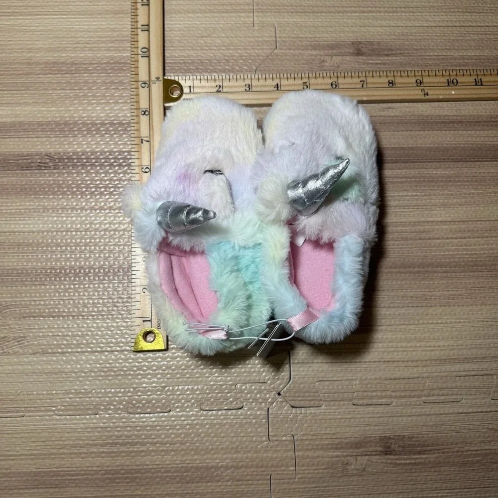 Girl Faux-Fur Critter Slippers for Toddler-Unicorn Size Medium NW (9/10)